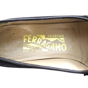 Salvatore Ferragamo ガンチーニスエードローファー ブラック