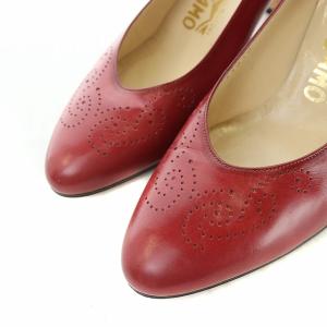 Salvatore Ferragamo パンチングレザーパンプス レッド