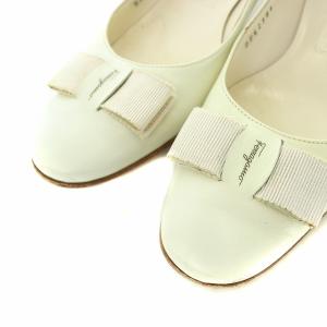 Salvatore Ferragamo パンプス ローヒール ラウンドトゥ ヴァラ リボン レザー 7 24.5cm ホワイト IBO16
