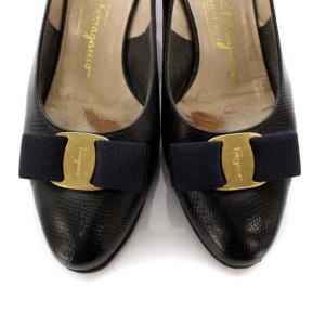 Salvatore Ferragamo パンプス ヴァラ ローヒール レザー パイソン 型押し 6 ブラック