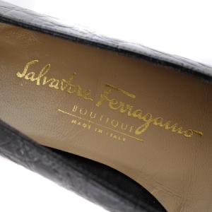 Salvatore Ferragamo パンプス ラウンドトゥ チャンキーヒール レザー ヴァラ クロコ型押しレザー 6.5 ブラック
