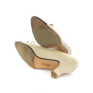 Salvatore Ferragamo リボンポインテッドトゥパンプス 6 ベージュ