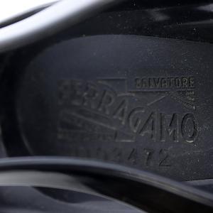 Salvatore Ferragamo BERMUDA ヴァラ ラバーパンプス ブラック