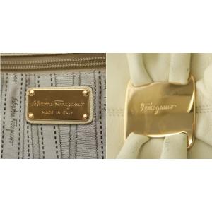 Salvatore Ferragamo ヴァラ ワンショルダーバッグ レザー アイボリー