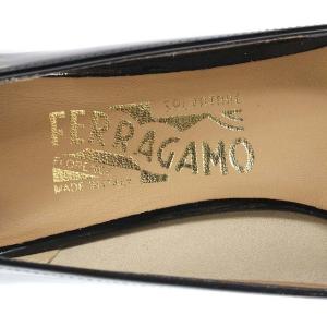 Salvatore Ferragamo ヴァラリボン VARA エナメル パンプス アーモンドトゥ チャンキーヒール 8C ブラック