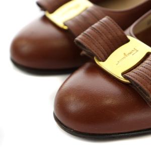 Salvatore Ferragamo ヴァラ パンプス アーモンドトゥ チャンキーヒール レザー 6 23.5cm 茶色 ブラウン EC