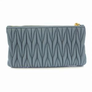 miumiu マテラッセ MATELASSE ポーチ ケース レザー 水色 ライトブルー 5MB153