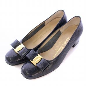 ヴァラリボン パンプス スクエアトゥ チャンキーヒール レザー 型押し ロゴ 6.5 紺 ネイビー /BB