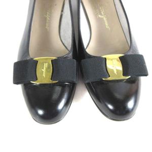 Salvatore Ferragamo ヴァラリボン パンプス シューズ パテント ローヒール ブラック 6.5 24cm ECR17