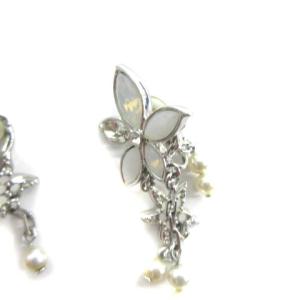 SWAROVSKI イヤリング クリスタル フラワーモチーフ アクセサリー シルバーカラー