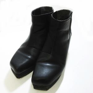 ISSEY MIYAKE 132.5 サイドゴアショートブーツ ブラック