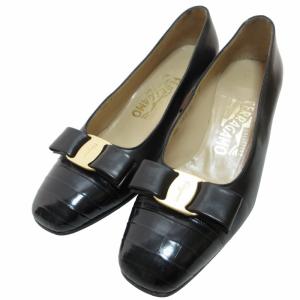 ヴァラリボン パンプス B56RA ヒールシューズ クロコ型押し ゴールド金具 ブラック 6D 23.5?p IBO52 0617