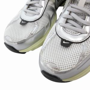 NIKE W V2K RUN スニーカー ホワイト シルバー色