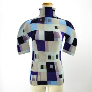 プリーツカットソー ハイネック 五分袖 総柄 ブルー系 青 紫 紺