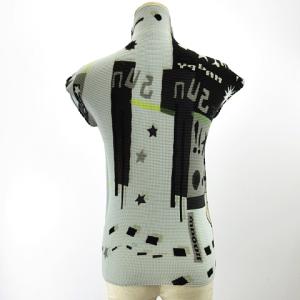 me ISSEY MIYAKE ハイネック プリーツカットソー ノースリーブ 総柄 ライトブルー 水色