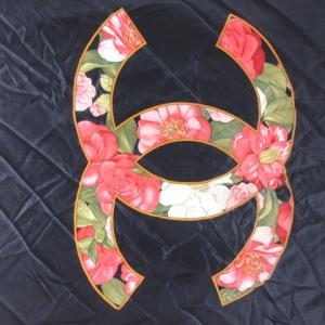 CHANEL 大判スカーフ ココマーク シルク カメリア CCロゴ ブラック ゴールド