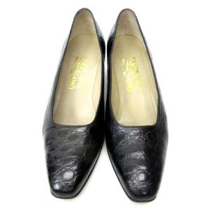 Salvatore Ferragamo 型押しレザーパンプス 8 ブラック