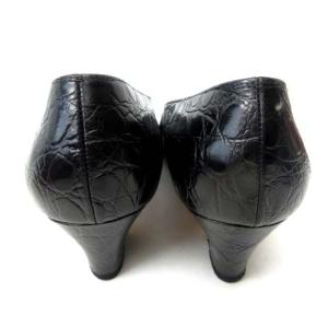 Salvatore Ferragamo 型押しレザーパンプス 8 ブラック