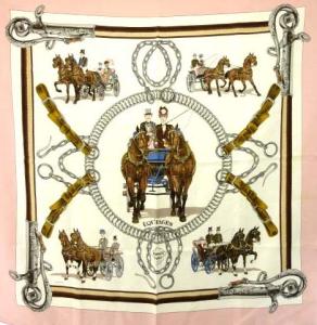 カレ90 EQUIPAGES シルクスカーフ ショール 馬車 チェーン ベルト ピンク