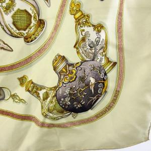 HERMES Qu'importe le flacon 香水瓶 カレ90 シルク スカーフ アイボリー AA