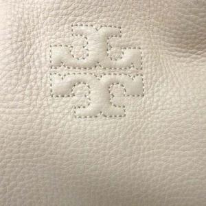 TORY BURCH トートバッグ ショルダーバッグ Tロゴ タッセル レザー シボ革 通勤 ベージュ
