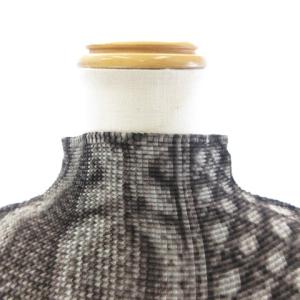 me ISSEY MIYAKE 美品 カットソー ハイネック 半袖 ワッフルプリーツ モザイク柄 MI63FK535 ブラウン グレー STK