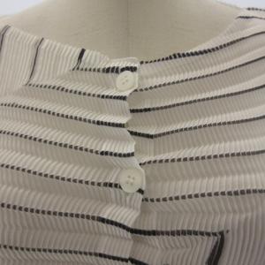 me ISSEY MIYAKE 美品 シャツ ブラウス プリーツ 切替 アシンメトリー 変形 ストライプ MI43FO151 白 ホワイト ブラック STK