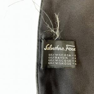 Salvatore Ferragamo 美品 シルク混 ストール ショール マフラー ベロア 総柄 黒 ブラック STK