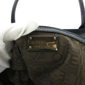 Salvatore Ferragamo カウレザーハンドバッグ ブラック