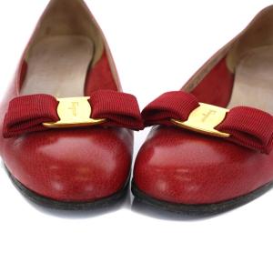Salvatore Ferragamo ヴァラリボン レザーパンプス レッド
