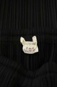PLEATS PLEASE ISSEY MIYAKE ストレートパンツ ブラック