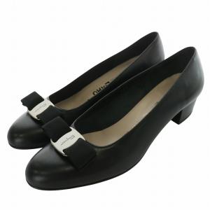 良品✨フェラガモ パンプス ガンチーニ レザー リザード型押し 黒 size 6 Salvatore Ferragamo - 良品Ferragamo【フェラガモ】ガンチーニ