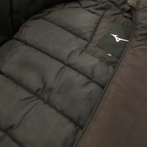 MIZUNO ブレスサーモ中綿ミドル丈コート ジップアップ フーディー ロゴ 吸湿発熱 スポーツ XS 黒 ブラック