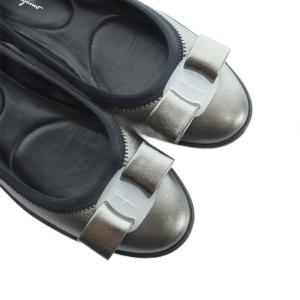 Salvatore Ferragamo SAVINA バレエシューズ ヴァラリボン 5.5 メタリックシルバーカラー