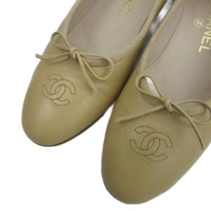 CHANEL フラットパンプス ラウンドトゥ ココマーク レザー リボン 37.5 24cm ベージュ/SM25 GY19