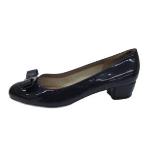 Salvatore Ferragamo ヴァラ VARA パンプス ローヒール ラウンドトゥ エナメル 9 紺 ネイビー 14 01-B221
