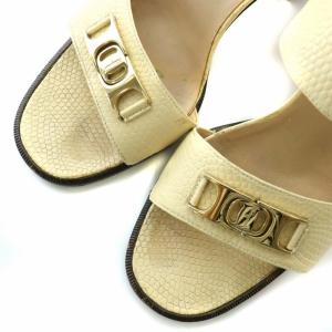 Salvatore Ferragamo サンダル レザー リザード型押し オープントゥ チャンキーヒール ストラップ ロゴ ゴールド金具 7 24.5cm ベージュ