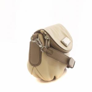MARC by MARC JACOBS ショルダーバッグ ロゴプレート レザー ベージュ GY18