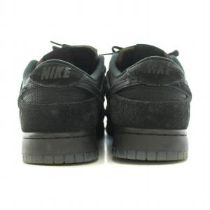 NIKE UNDEFEATED Dunk Low SP 5 ON IT