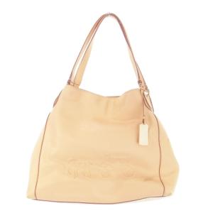 ショルダーバッグ レザー ロゴ エンボス加工 ホース アンド キャリッジ ロゴチャーム ピンクベージュ