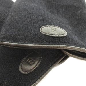 FENDI 手袋 グローブ ニット アンゴラ混 ワンポイント ロゴ 黒 ブラック /MN12 GY18