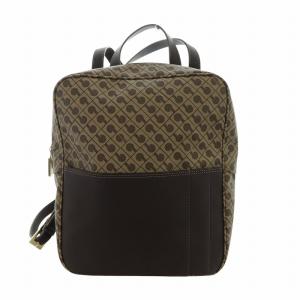 リュックサック デイバッグ ロゴ 総柄 PVC レザー 茶 ブラウン GY18 /MQ