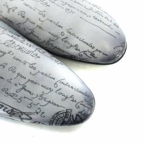 Berluti サイラス スクリットレザー スリッパ サンダル カリグラフィ ロゴ 7.5 グレー S3786-V2