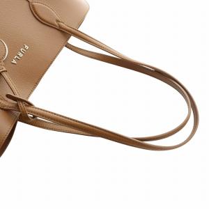 FURLA ヴィットリア VITTORIA L TOTE トートバッグ ハンド レザー ロゴ チャーム付き 茶 ブラウン