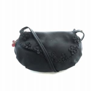 ショルダーバッグ 斜め掛け レザー フラワーモチーフ フラップ ロゴ 黒 ブラック GY18 /MQ
