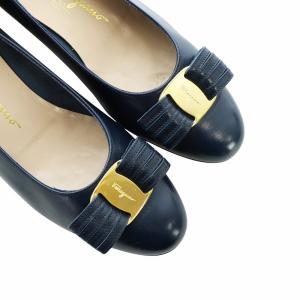 Salvatore Ferragamo パンプス レザー ヴァラ リボン チャンキーヒール ロゴ 7 24.5cm 紺 ネイビー GY18 /MQ