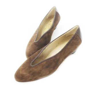 ローヒールパンプス アーモンドトゥ スエード パイピング Vライン 6.5 23.5cm 茶 ブラウン