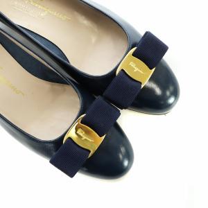 Salvatore Ferragamo パンプス ヴァラ VARA リボン レザー ゴールド金具 7 24.5cm 紺 ネイビー 18075 GY18