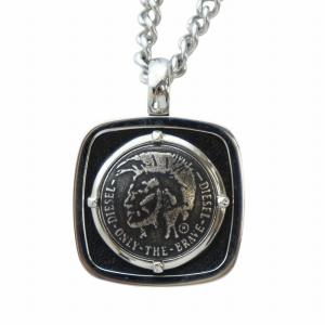 ネックレス ペンダント アクセサリー ロゴ スクエア シルバー色 GY18 /MQ