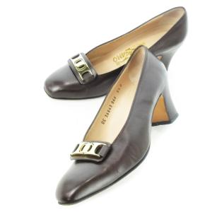 VARA パンプス ミドルヒール ラウンドトゥ ヴァラ ロゴプレート 5.5 22.5cm 茶 ブラウン